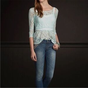 Hollister Blue Harbor Cove Lace Top size small